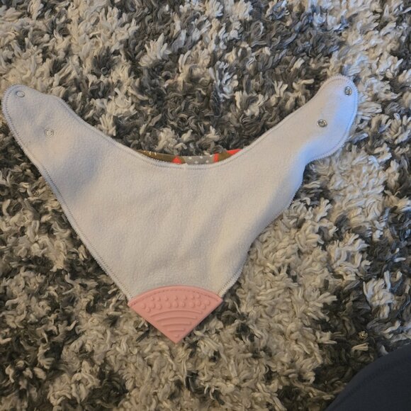 🦊 Fox Print Baby Bandana Drool Bib with Attached Teether - Picture 3 of 3